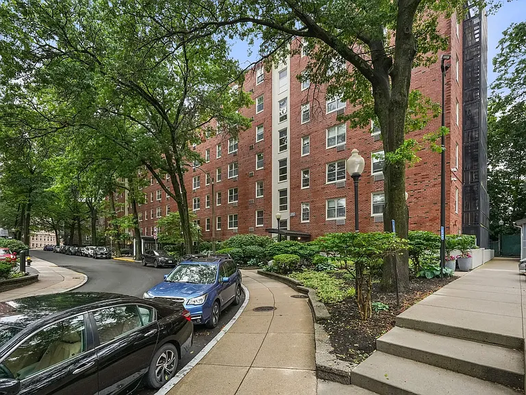 11 Camelot Ct #3 — Photo 8