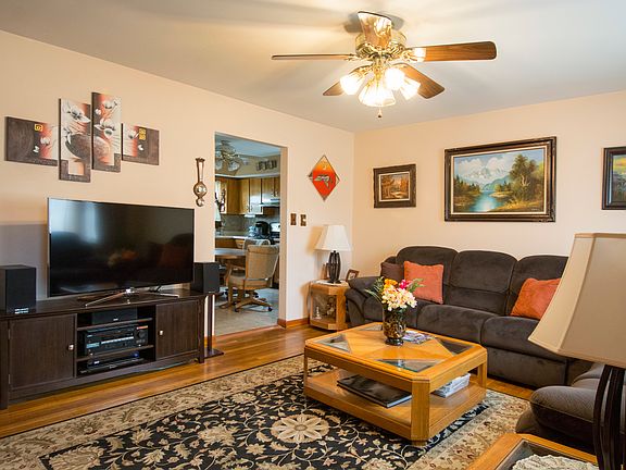Living Room Alt. View