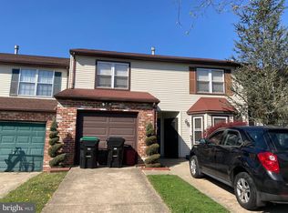 7 Hamlet Ct, Sicklerville, NJ 08081