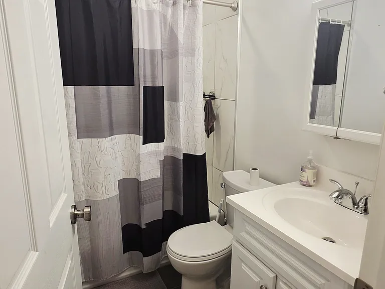 2nd Full Bathroom
