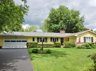 27 Callingham Rd, Pittsford, NY 14534
