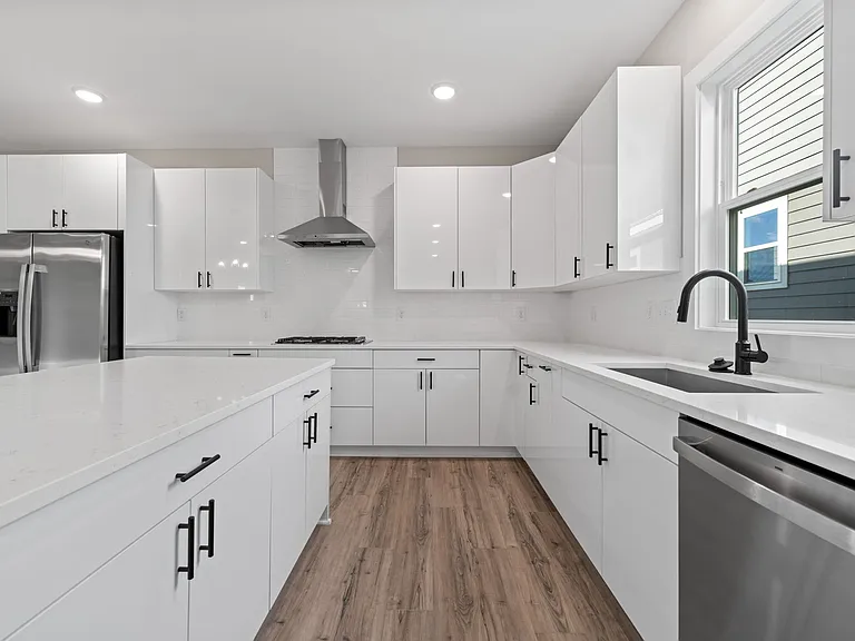 207 Summer Breeze Dr — Photo 11