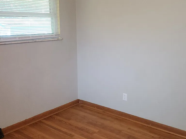 1125 Walker Ave — Photo 4