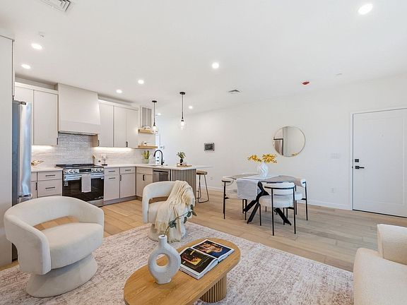 4th image of 374 Athens St #1