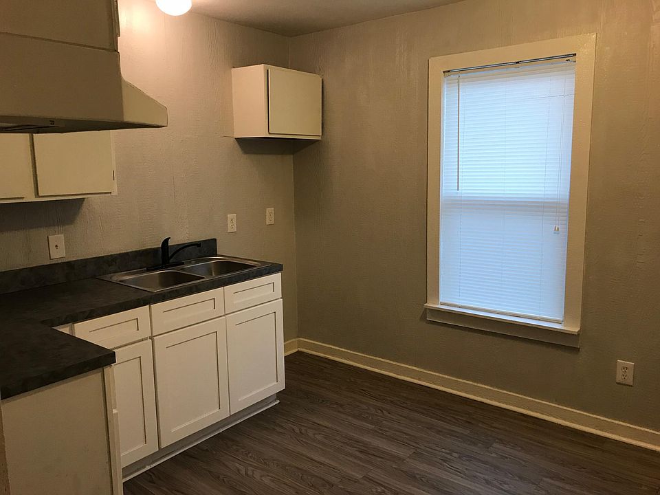 1st image of 210 Reinhardt St