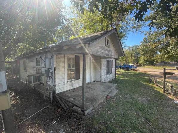 618 W Washington St, Longview, TX 75601