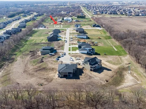 10566 NW 80th Ave, Johnston, IA 50131