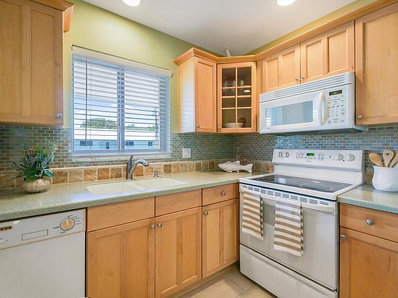 3rd image of 5 Westwood Ave APT 203D