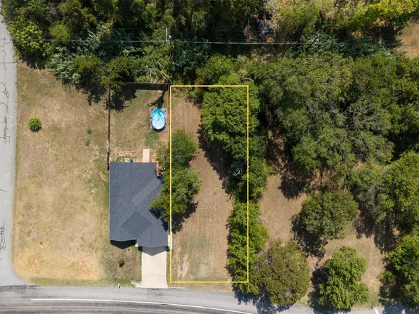 1208 Martin Luther King St, Denison, TX 75020