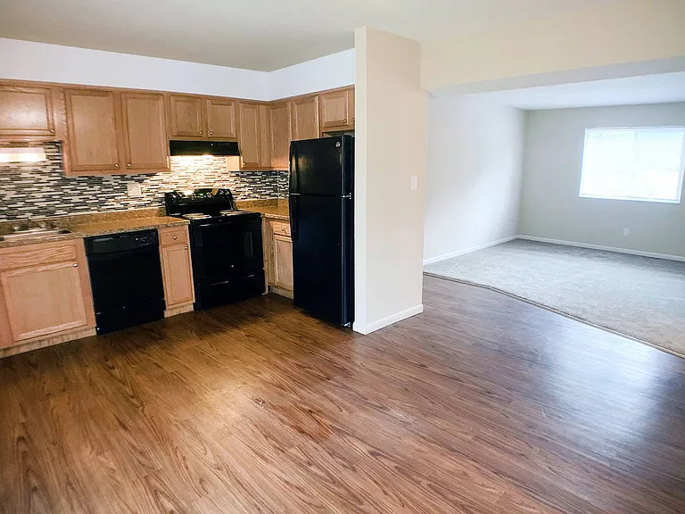 East Pointe Apartments — Photo 46