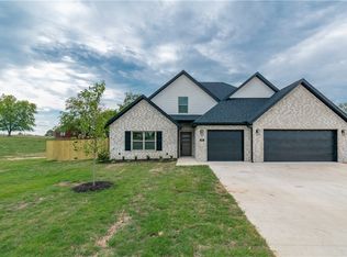 1113 Harmon Wc 31 Rd, Fayetteville, AR 72704