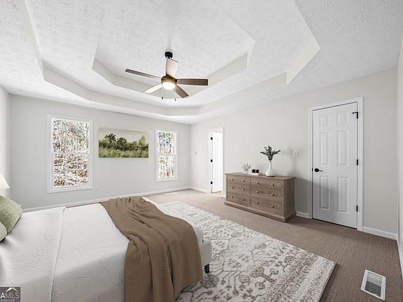 5th image of 52 Tower Ct