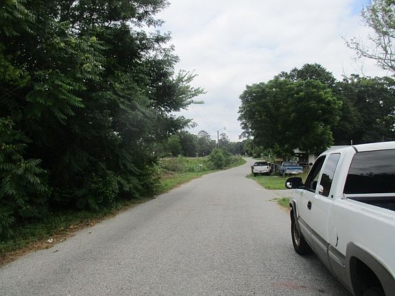 5th image of 156 Railroad St