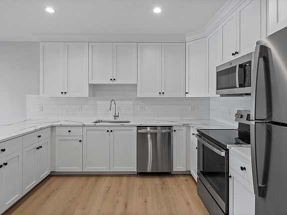 4th image of 186 Bedford St #204