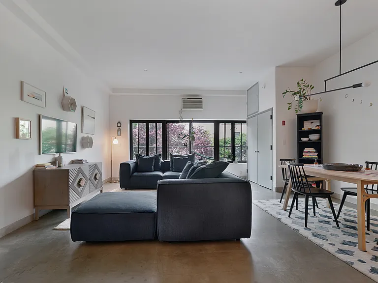 39 Carroll St #2 — Photo 1