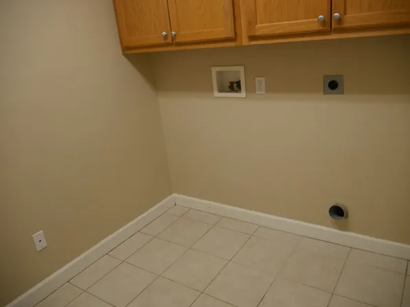 4906 Timberwood Dr, Hahira, GA 31632