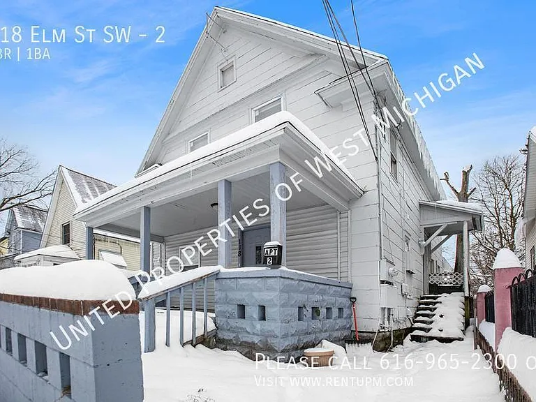 118 Elm St SW #2 — Photo 1