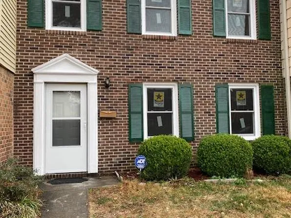 3319 Clover Hill Dr #B, Portsmouth, VA 23703