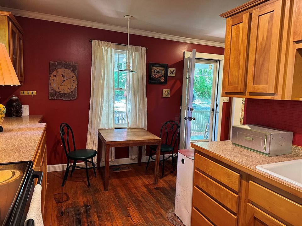 13th image of 328 Tank Branch Rd