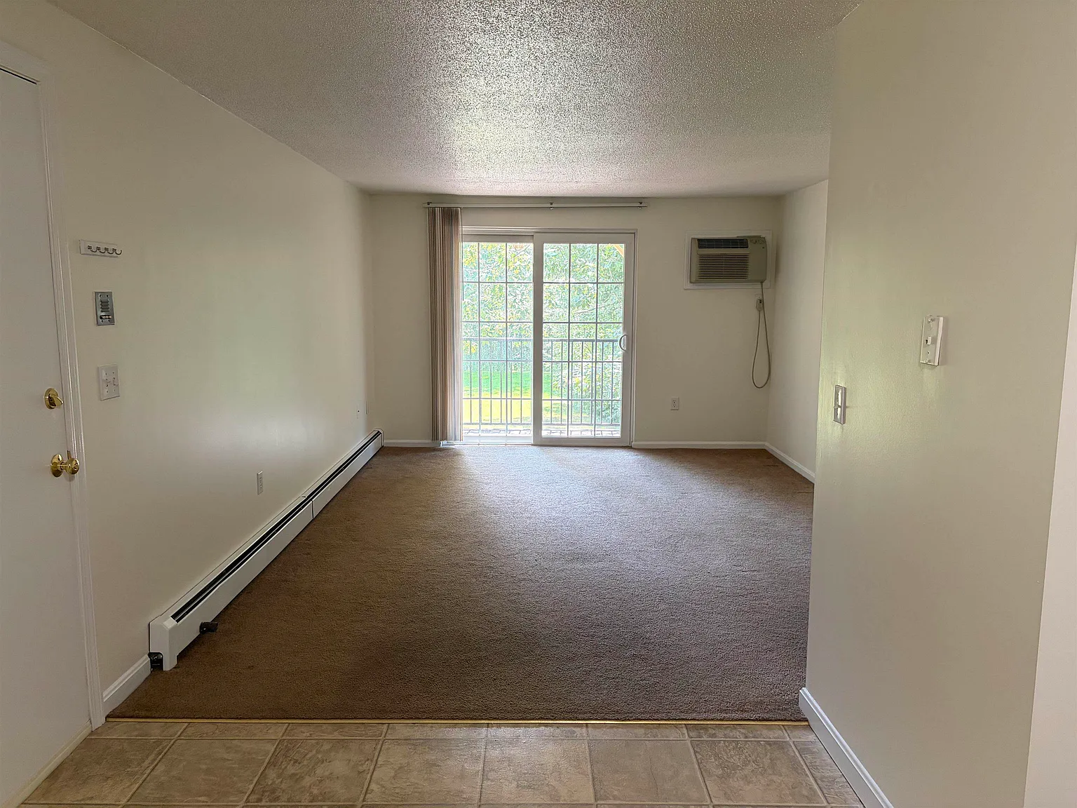 2 bed, 1.0 bath, 804 sqft, $2,150 — Photo 3