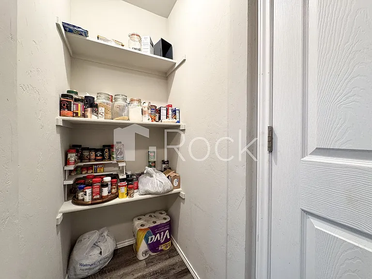 321 Karlee Ln — Photo 7