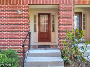 9672 Cedar Farm Cir, Fairfax, VA 22031
