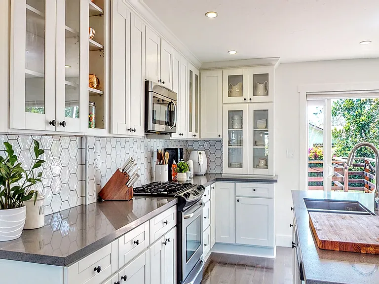 169 S Laurel St — Photo 18