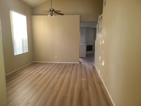 3rd image of 31036 Bunker Dr