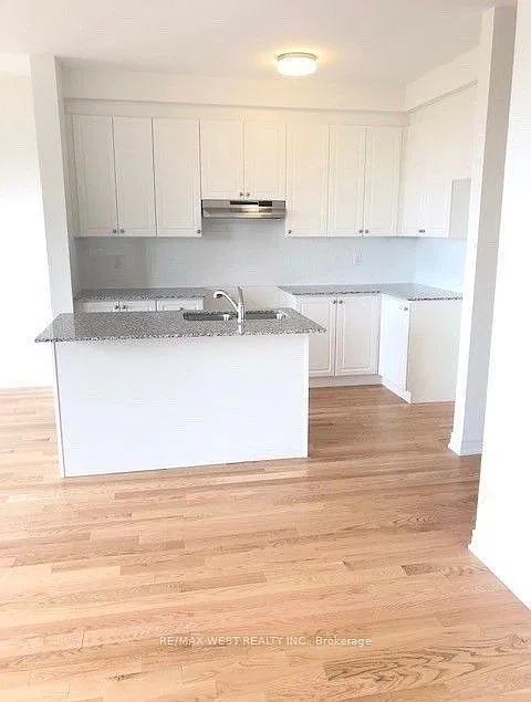3 bed, $2,950 — Photo 4