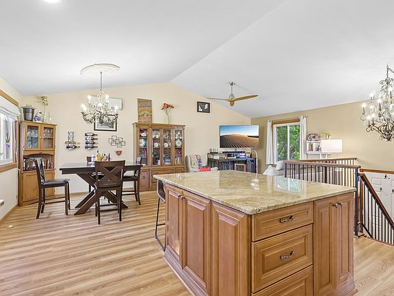 3rd image of 2489 Willoughby Ln
