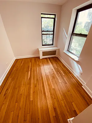 Rented by Metropolis Real Estate of Manhattan | media 25