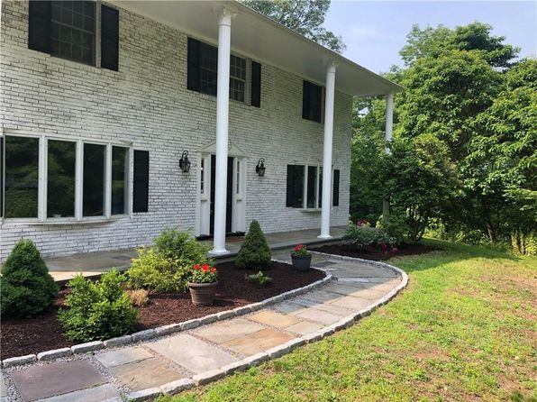 38 William Puckey Dr