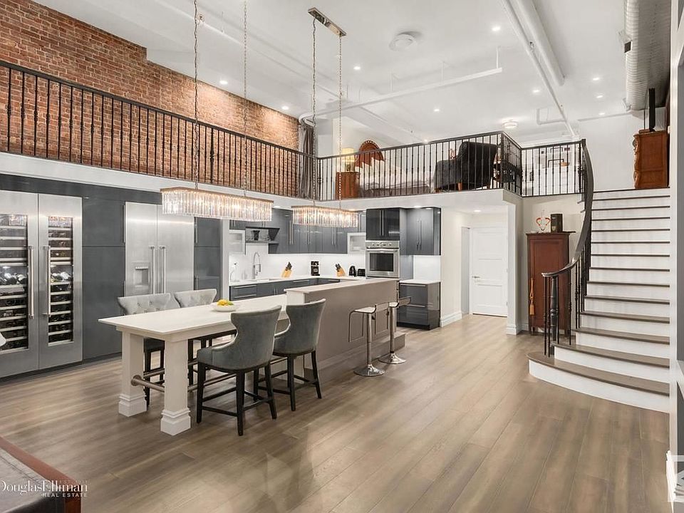 1st image of 41 Crosby St #1R
