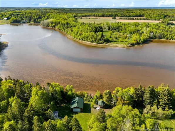 124 Du Couvent, Bouctouche, NB E4S 3C1
