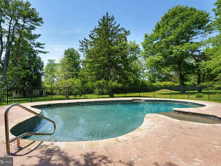 821 Pretty Brook Rd — Photo 29