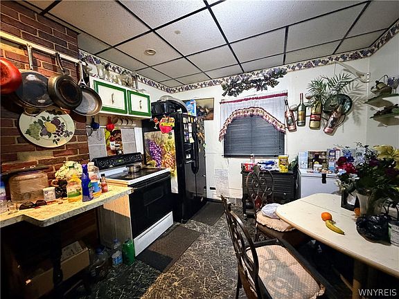 4th image of 1824 Pierce Ave