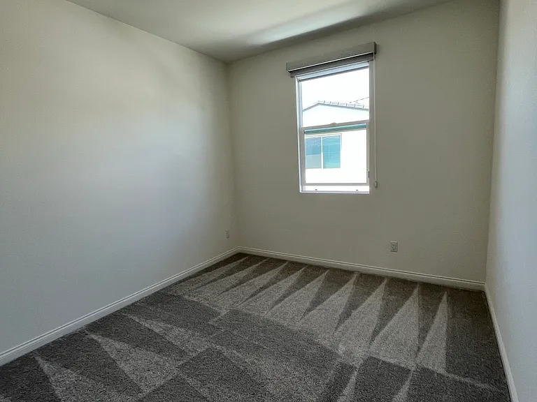 54 Harmony Dr — Photo 32