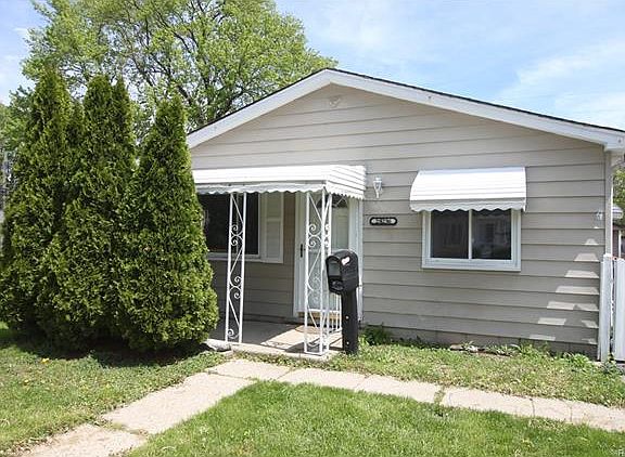 2nd image of 28236 Rosemont St