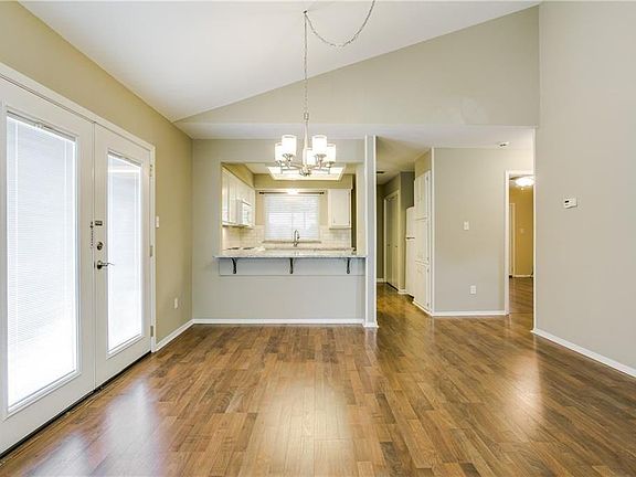 5th image of 506 Harvest Hill St
