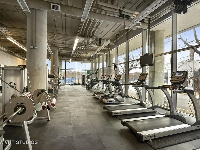 860 W Blackhawk St #2401 — Photo 17