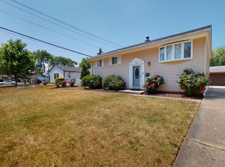 402 Holden Ave, Romeoville, IL 60446