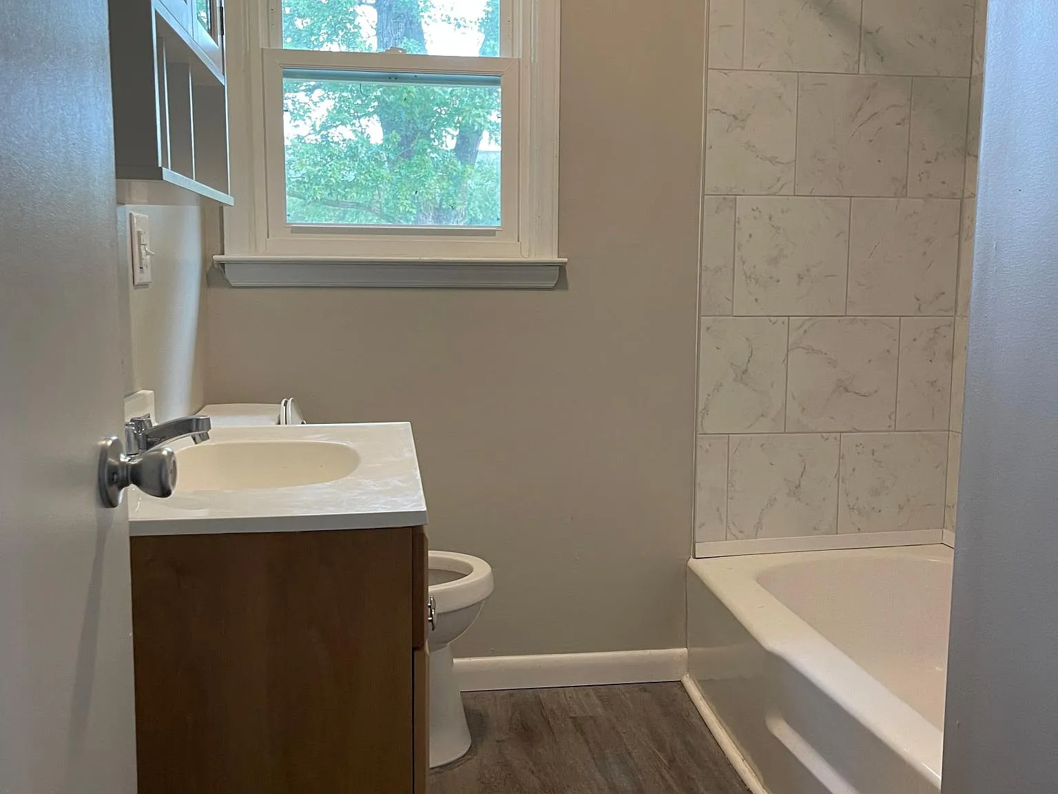 3 bed, 1.5 bath, $1,350 — Photo 2