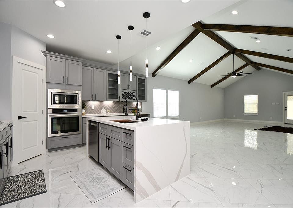 1st image of 7214 Paddock Bend Dr