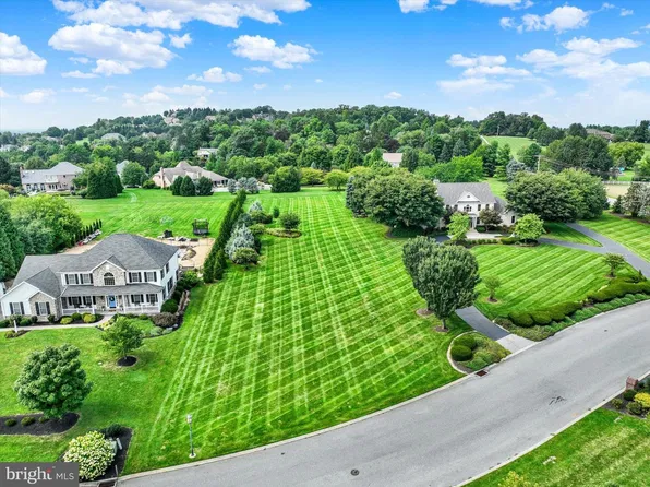 735 Rosewood Ln, York, PA 17403