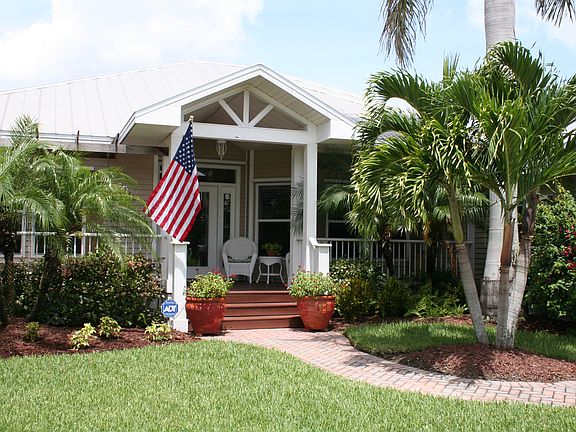 3rd image of 15747 Caloosa Creek Cir