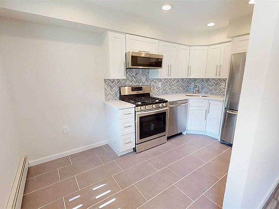 3rd image of 12028 Cove Ct #81B