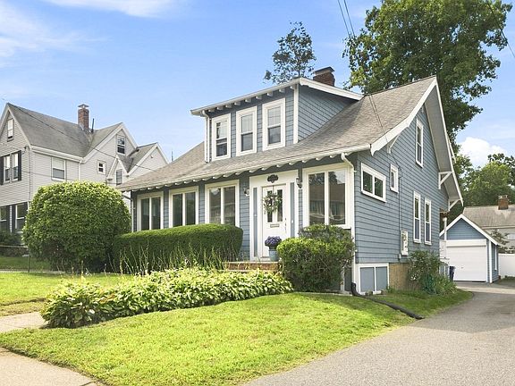2nd image of 282 Corey St