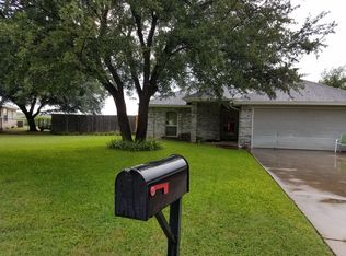 201 Hall Dr, Crowley, TX 76036