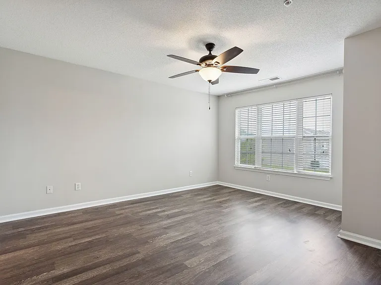 372 Azalea Cir — Photo 15