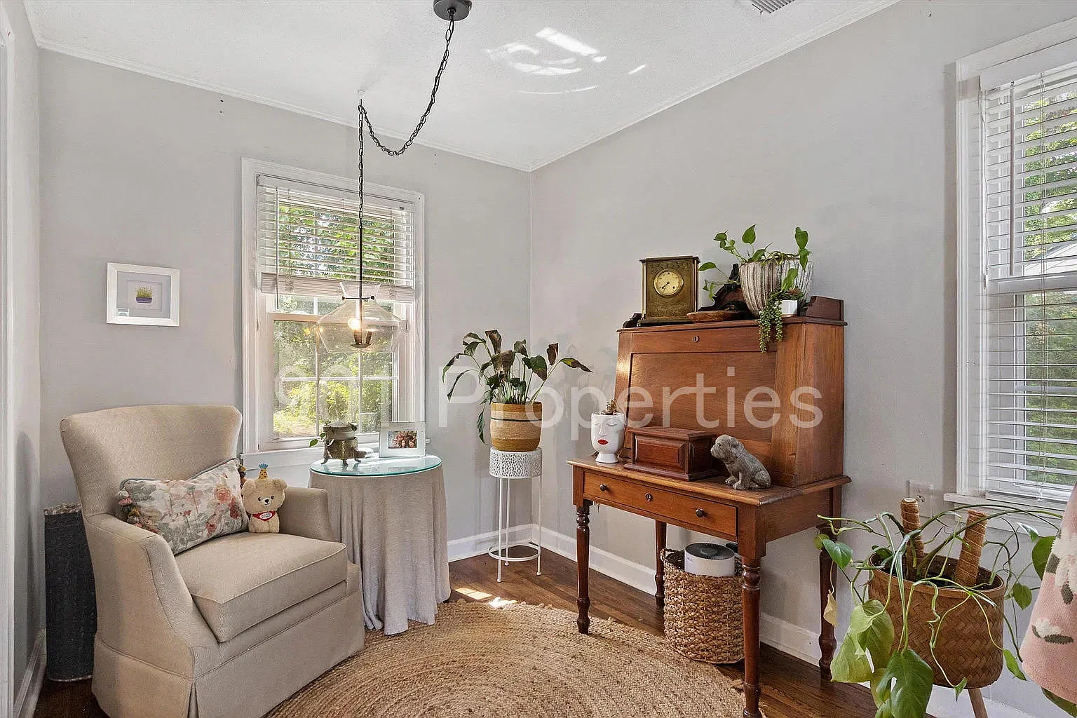 3 bed, 987 sqft, $1,575 — Photo 4